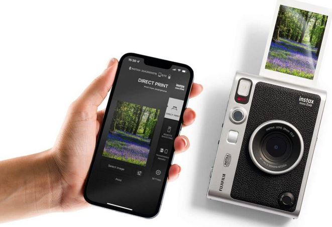 Fujifilm Instax Mini EVO: App Controlled Hybrid Instant Camera